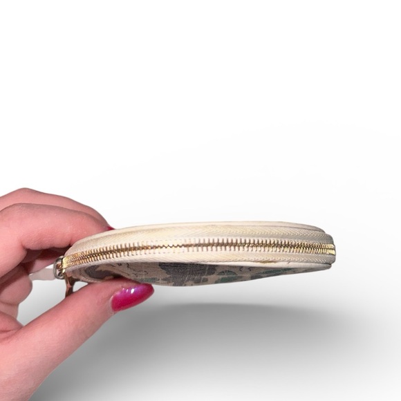 Gucci Limited Edition Elephant Coin Purse - Picture 4 of 7